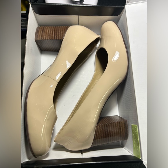 Marc Joseph Beige Glossy Heels - Picture 7 of 10